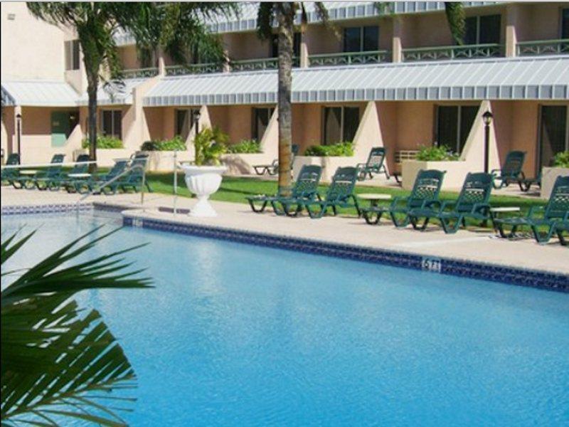 Castaways Resort And Suites Freeport Buitenkant foto