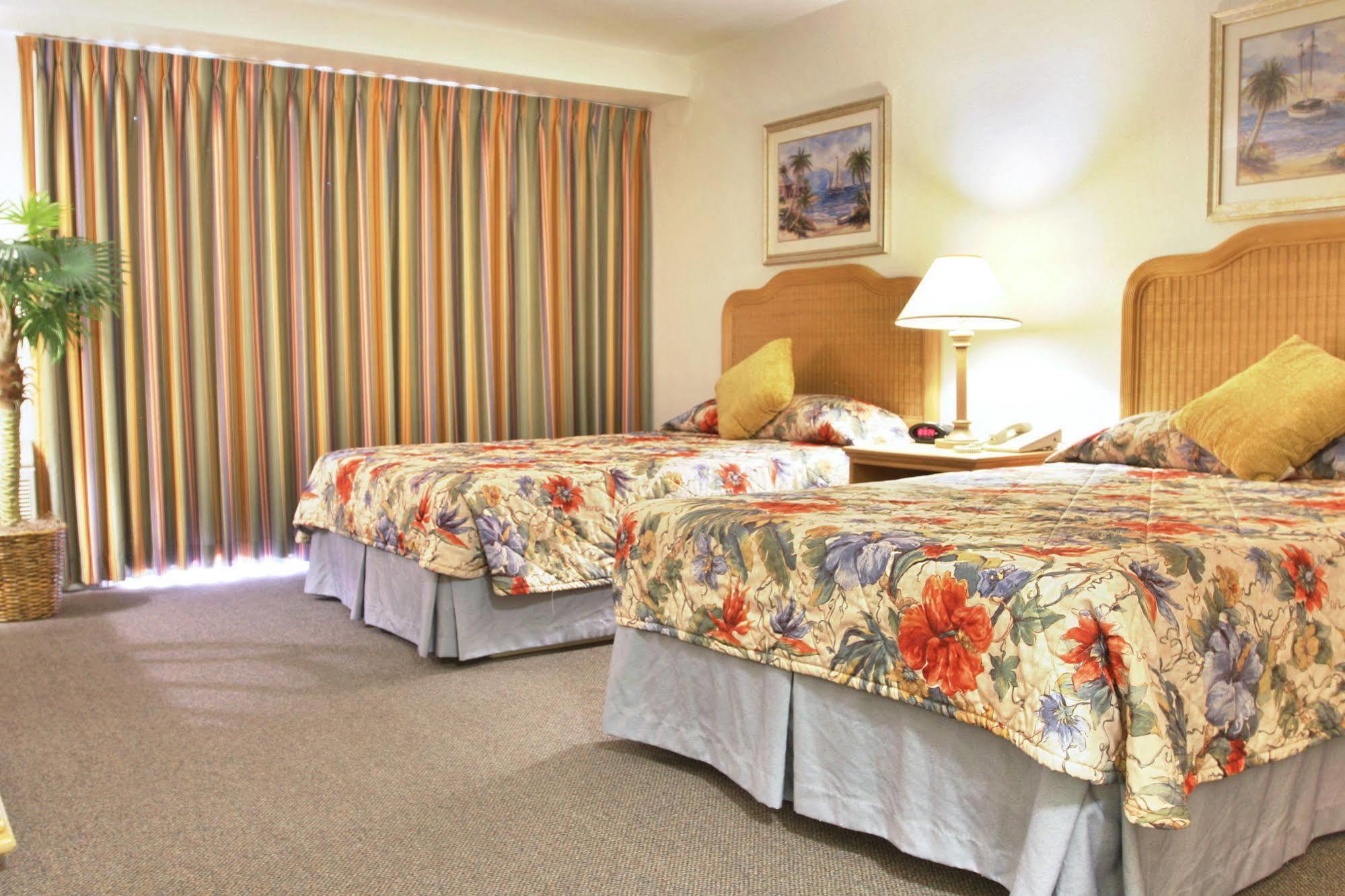 Castaways Resort And Suites Freeport Buitenkant foto