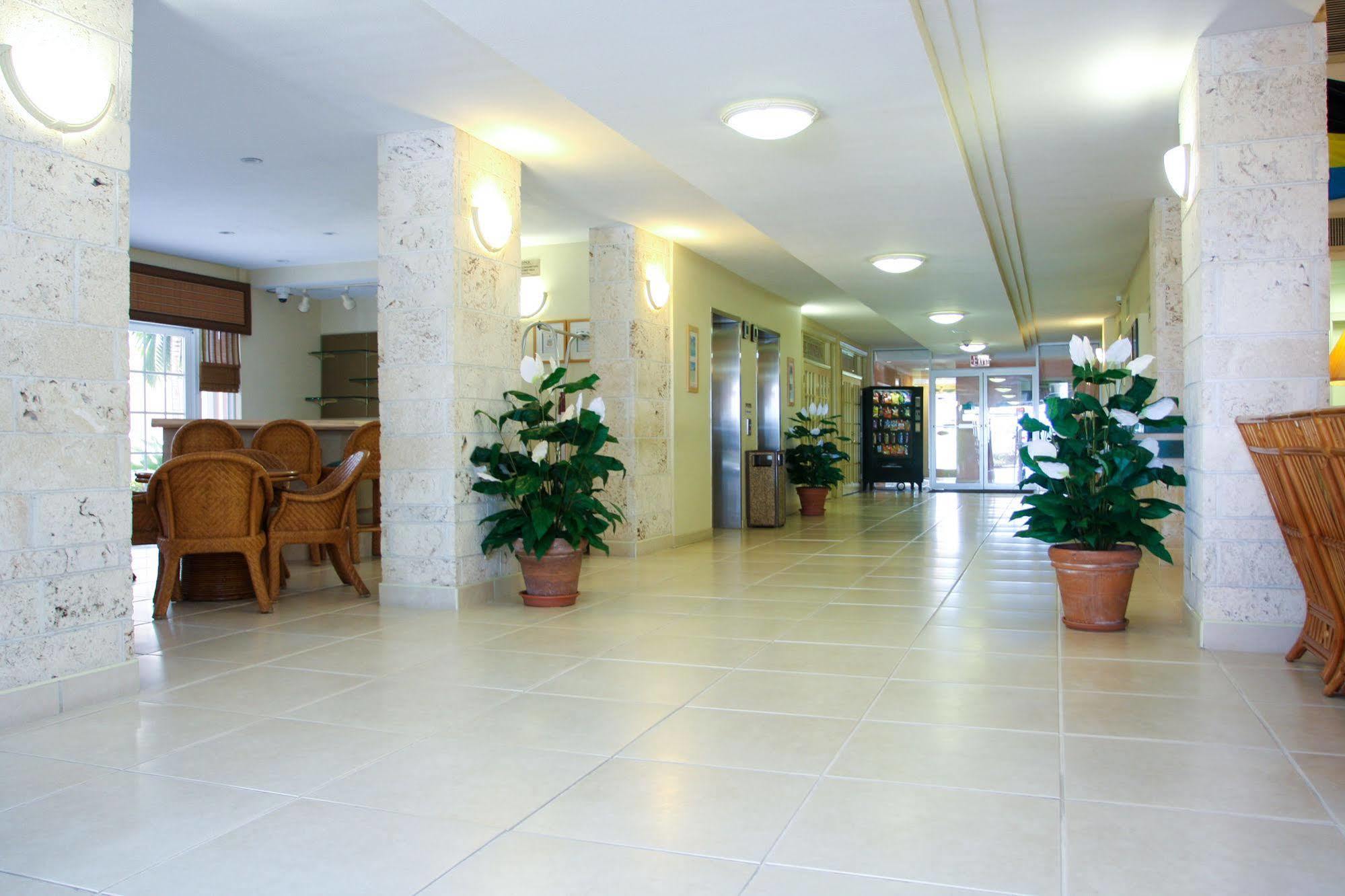 Castaways Resort And Suites Freeport Buitenkant foto